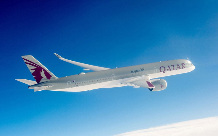 Mới đây, Airbus đã bàn giao máy bay chở khách thân rộng A350-1000 đầu tiên trên thế giới cho Qatar Airways.