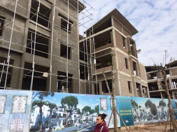Khu biệt thự Khai Sơn Hill bao gồm 66 căn biệt thự cao cấp và công trình trung tâm kết nối cộng đồng Center House với thời gian thực hiện từ năm 2016 đến năm 2019. Ảnh: Phapluatplus.