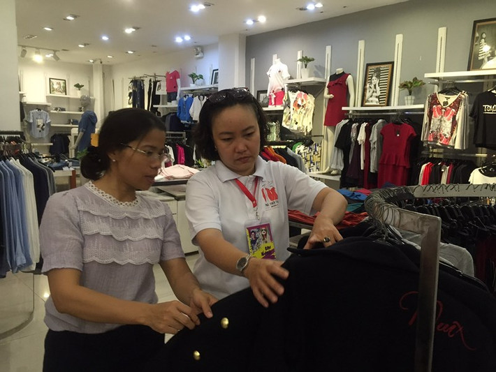Các cửa hàng tham gia phố Thời trang sẽ được hỗ trợ hoàn toàn miễn phí khi tham gia kinh doanh trên sàn thương mại điện tử. Ảnh: Plo.
