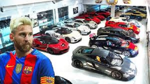 Lionel Messi đặc biệt thích siêu xe, thậm chí những siêu xe lạ. Ảnh: YouTube.