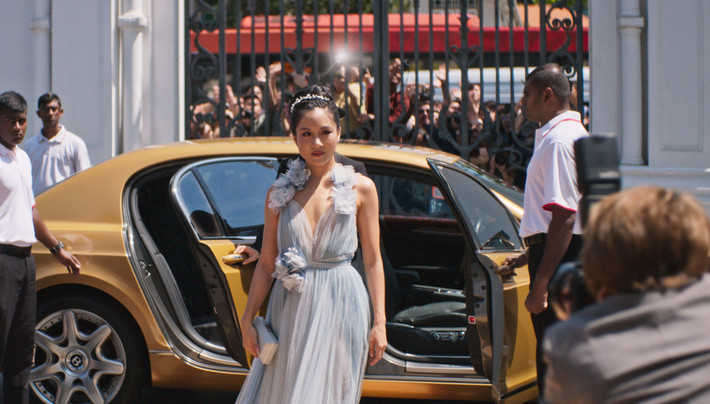 Bên cạnh yếu tố tình cảm, hài hước, bộ phim Crazy Rich Asians còn gây chú ý bởi những cảnh ăn chơi xa hoa, nội thất đắt tiền...của giới nhà giàu châu Á. Ảnh: Deseret News.