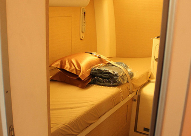 Trên máy bay Airbus A380 của Singapore Airlines, giường ngủ phi công được trang bị những tiện nghi sang trọng và thoải mái. Nguồn ảnh: Business Insider.
