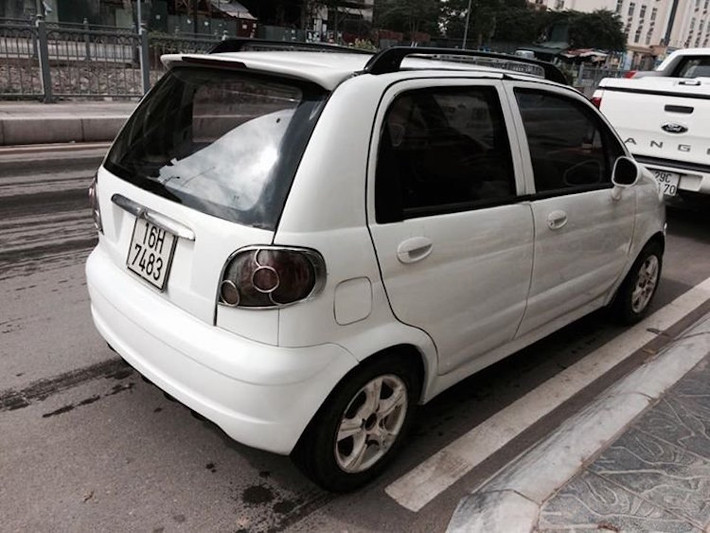 Tuy nhiên do chỉ được trang bị động cơ 3 xi-lanh 0.8l 51 mã lực, Matiz tỏ ra "hụt hơi" khi chở đủ 4 người cùng các hành lý kèm theo. Ngoài ra, một số người sử dụng còn chia sẻ rằng Matiz có vỏ mỏng và tay lái dễ lạng ở tốc độ cao.