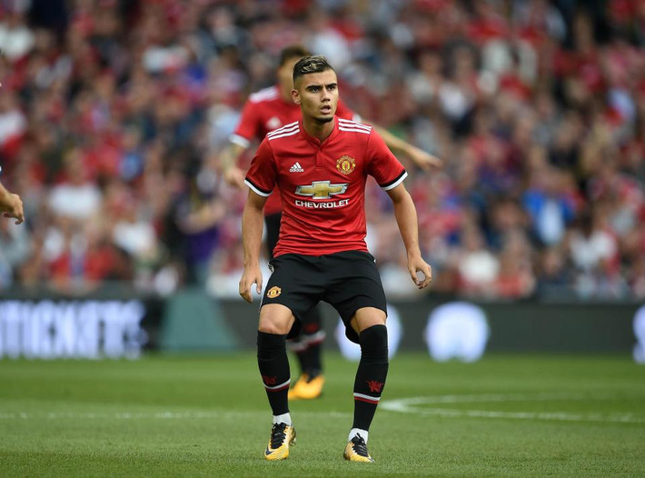 Sao trẻ từ chối trở lại M.U: Tiền vệ trẻ người Brazil, Andreas Pereira đã lên tiếng từ chối cơ hội trở lại Man Utd vào tháng 1 tới. Andreas Pereira cho biết anh muốn tiếp tục phát triển ở Valencia cho đến hết mùa giải này.