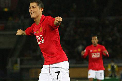 “Người điều khiển” – Kiểu ăn mừng này thể hiện sự tự trọng của Ronaldo ở gần cuối thời gian khoác áo MU. Ảnh: Daily Mail