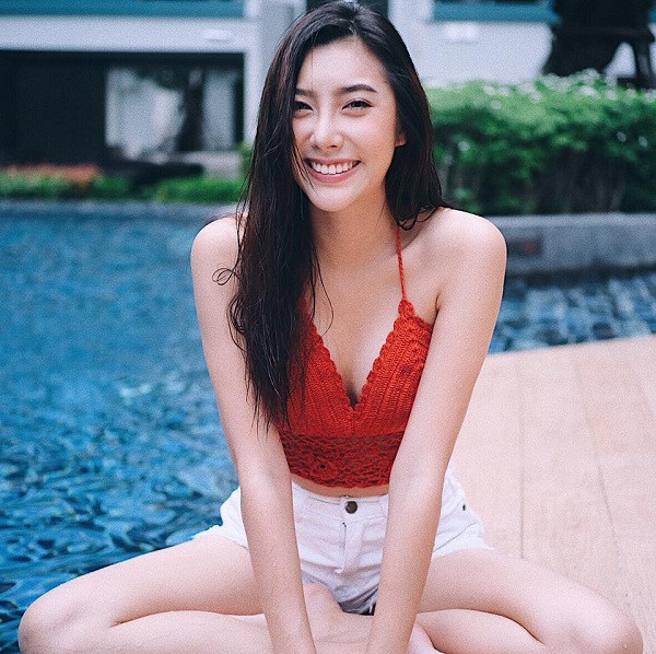Với lợi thế ngoại hình, Nalurmas Sanguanpholphairot còn tham gia đóng quảng cáo truyền hình TVC và làm mẫu ảnh cho nhiều thương hiệu thời trang ở Thái Lan..