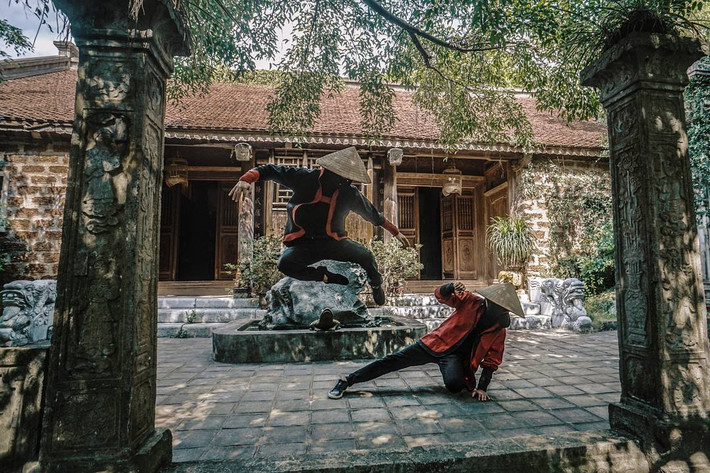 Nằm cách Hà Nội không xa, Việt phủ Thành Chương được các bạn trẻ mệnh danh là "chốn hoàng cung" đẹp chẳng kém các phim trường cổ trang.