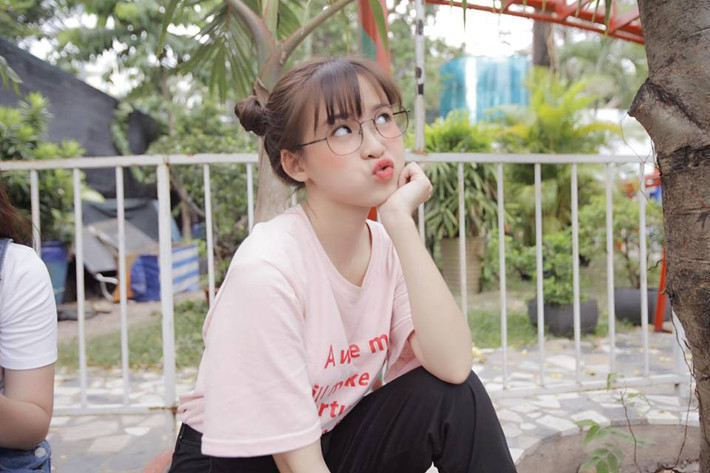 Mỗi ngày, cô gái nhỏ Thúy Kiều đều học tập, trau dồi để cải thiện kĩ năng diễn xuất của mình để không phụ tình cảm mà khán giả đã dành cho mình bấy lâu nay.