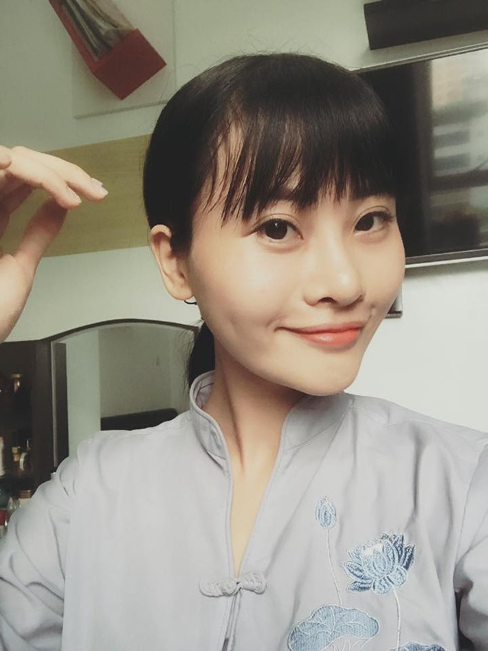 Bên cạnh đó, nhiều người cũng thắc mắc với sự thay đổi này, liệu có phải Loan đang có ý định trở lại khuấy đảo mạng xã hội? Nhưng hiện tại, cô bạn 9X này vẫn chưa có câu trả lời chính thức.