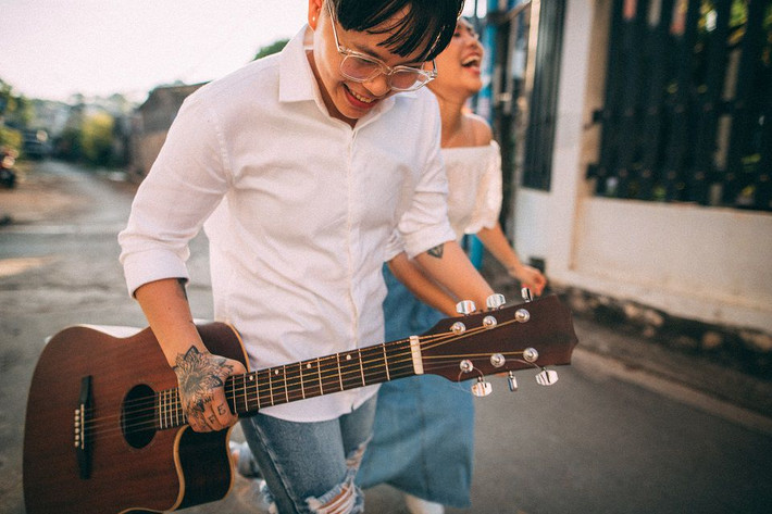 Gia đình của hai bạn đều chấp nhận và ủng hộ mối quan hệ này, đặc biệt gia đình Ngọc Trân rất quan tâm và quý mến Minh Tâm như con gái ruột.