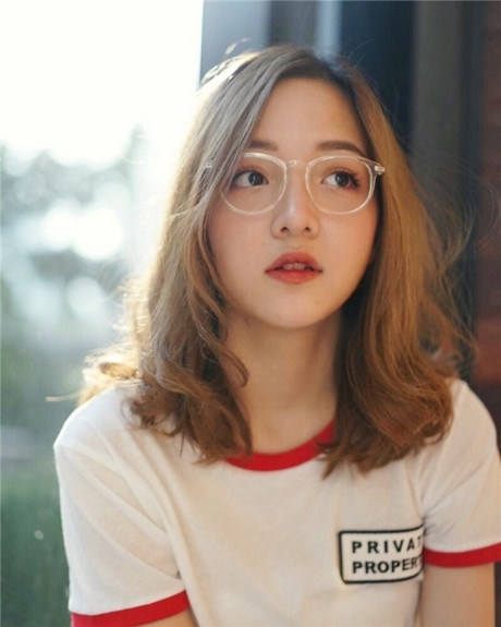 Với vẻ đẹp của mình, Jida đã thu về cho mình hơn 260k lượt theo dõi trên Instagram. Và không ngoa khi nói rằng, Jida rất xứng danh là ''Nữ thần thế hệ mới'' của MXH Thái Lan.