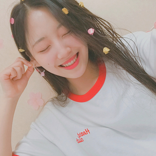 Cô gái 9X Hàn Quốc được nhắc tới phía trên có tên là Kim Haeri, hay còn gọi là Stephanie sinh năm 1999, hiện đang sinh sống và học tập tại thủ đô Seoul.
