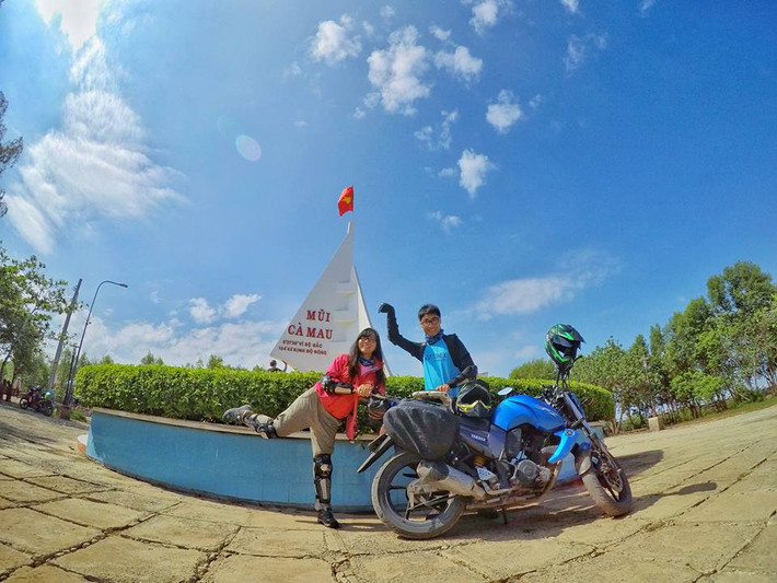 Niềm vui khi đặt chân đến đất mũi Cà Mau.