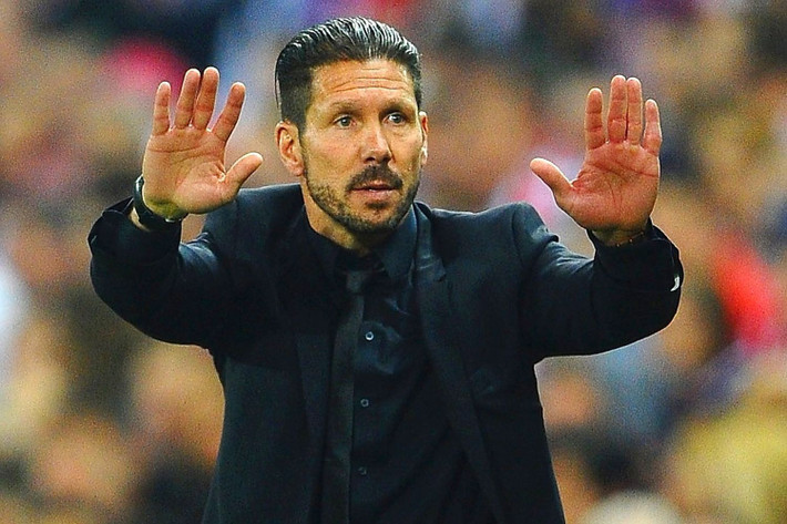 Simeone khẳng định Barca không mạnh bằng Real: “Barcelona là một trong những đội bóng hàng đầu thế giới, nhưng lúc này thì Real mới đang là đội mạnh hơn”, HLV Simeone phát biểu.