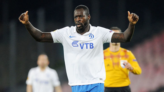 Christopher Samba từng có thời gian dài chinh chiến tại giải Ngoại hạng Anh và anh khiến nhiều người phải khiếp sợ mình với thân hình "lực điền" và những pha vào bóng không hề "rát" chân cùng với tính khí hiếu chiến trên sân.