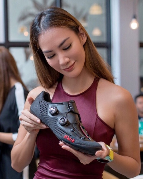 Người được mệnh danh là nữ hoàng marathon Thái Lan được nhắc đến đó là Phoranee Srithan. Nữ vđv này được chú ý bởi sở hữu dáng vóc đẹp xuất sắc, không thua gì các người mẫu chuyên nghiệp.