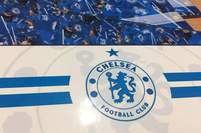 Sau khi bức ảnh chụp lại tấm thiệp cưới fan Chelsea là Đức Mạnh và Thùy Dương được đăng tải trên mạng xã hội, nó đã mang đến sự thích thú với cộng đồng mạng, đặc biệt là các CĐV của The Blue tại Việt Nam. Nhiều người còn tếu táo đùa rằng: "Khi nhận thiệp, khách mời sẽ có cảm giác như cầm tấm vé vào sân Stamford Bridge, dự khán một trận đấu của Chelsea - ước muốn bấy lâu của các fan đội bóng này".