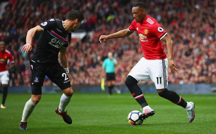 Arsenal "chơi khô máu" với M.U: Theo thông tin chuyển nhượng bóng đá mới nhất từ tờ Mirror, Arsenal đang thuyết phục M.U bán lại Martial, chắc chắn để có được bản hợp đồng này, đội chủ sân Emirates sẽ phải bỏ ra số tiền kỷ lục của CLB khoảng trên 50 triệu bảng. Ảnh: Mirror