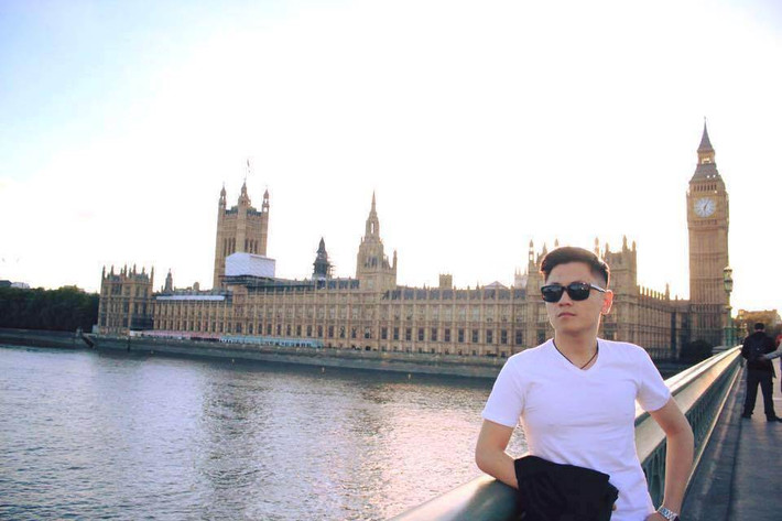 Trước khi trở thành tiếp viên hàng không, Khôi Nguyễn từng có thời gian học tập ở Anh. Sau khi về nước, 9x cũng có làm về mảng marketing theo đúng chuyên ngành từng theo học.