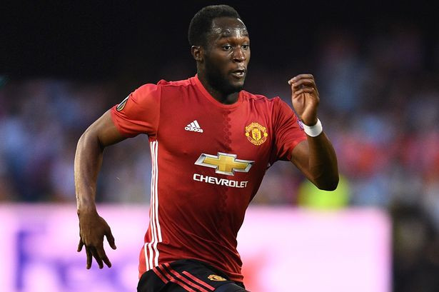 Lukaku là số 9 đích thực Manchester United đang cần: Theo cựu danh thủ Ruud Van Nistelrooy, Lukaku là chính là số 9 mà M.U đang cần để tìm lại vinh quang.
