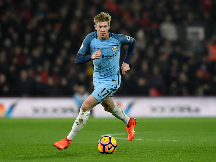 Man City lên kế hoạch "trói chân" báu vật: Theo Mirror, Man City đang lên kế hoạch gia hạn hợp đồng cho tiền vệ Kevin de Bruyne. Ảnh: Mirror