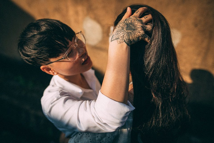 'Thời gian đầu mới quen nhau chúng mình gặp khá nhiều khó khăn bởi cả hai đều gặp vấn đề về người cũ khiến chuyện tình cảm không suôn sẻ. Nhưng bây giờ đều đã giải quyết ổn thỏa' - Minh Tâm chia sẻ thêm.