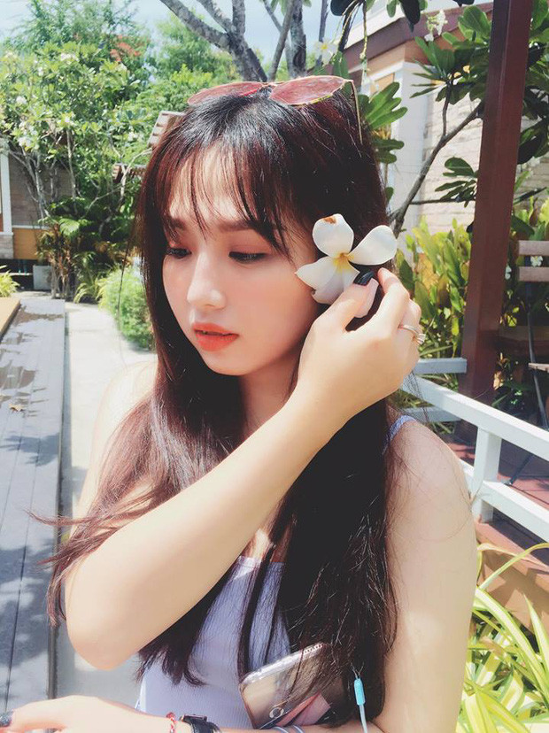 Bên cạnh đó, với gương mặt khá ưa nhìn Thanh Thanh còn là mẫu ảnh thường xuyên hiện trong các bộ ảnh thời trang và đại diện hình ảnh cho các hãng mỹ phẩm, nước giải khát.