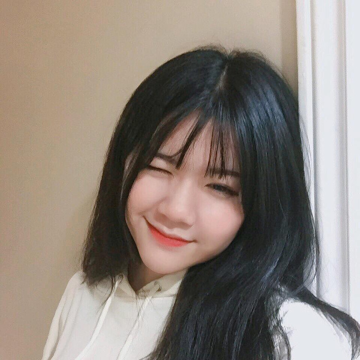 Sau khi một vài bức ảnh của Hương Giang được dân mạng đăng tải trên mạng xã hội đã tạo nên sự hiểu nhầm lớn. Nhiều người cho rằng, cô bạn du học sinh này là người Hàn Quốc bởi những nét đẹp giống các cô gái xứ Hàn.