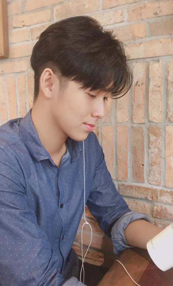 Không chỉ cover lại các ca khúc của người khác, Minh Phát còn tự sáng tác và có khá nhiều "fan" trên MXH.