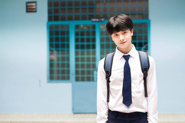Theo tìm hiểu, anh chàng được nhắc tới đó là Nguyễn Đình Thắng (sinh năm 1998) hiện đang là sinh viên ngành Kiến Trúc, trường Đại học Kiến Trúc Hà Nội.