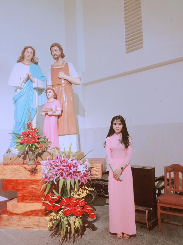Thông tin "sét đánh" này lập tức đến tai fan của Hà Đức Chinh. Bức ảnh cũ trên Instagram Đức Chinh bỗng được dân tình "đào" lại và bình luận không ngừng.