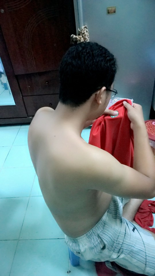 Trên fanpage quy tụ rất nhiều bà mẹ bỉm sữa, mới đây các chị em thi nhau chia sẻ về hình ảnh của các ông bố đảm đang, không nề hà giúp vợ việc chăm sóc con nhỏ, từ thay bỉm, bế con đến cho con ăn, ru con ngủ.