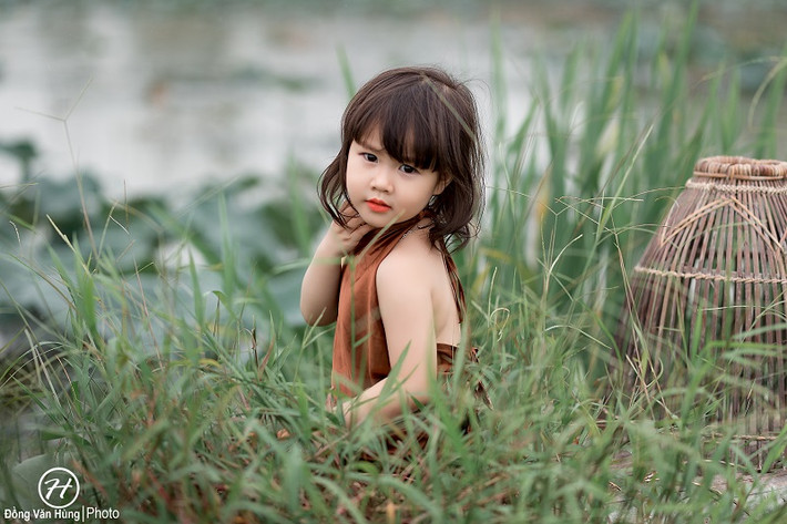 Theo chia sẻ của chị Trần Thị Hòa, Ngọc Anh có sở thích hát và múa. Hiện tại, bé còn được mẹ cho học lớp múa năng khiếu của Câu lạc bộ Tuổi thần tiên.