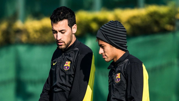 Neymar phá đội bóng cũ Barca: Neymar vừa trở lại Paris sau khi cùng Brazil thi đấu các trận cuối vòng loại World Cup 2018 khu vực Nam Mỹ. Ngay khi quay trở lại Paris, Neymar đã đưa ra đề nghị với các quan chức PSG. Cụ thể, anh muốn đội đương kim á quân Ligue 1 mua Sergio Busquets. Ảnh: Goal