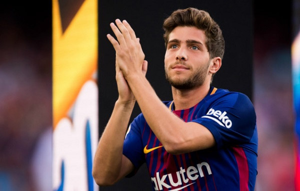 M.U chốt giá, sẵn sàng chiêu mộ sao Barca: Nhật báo Don Balon (Tây Ban Nha) khẳng định Sergi Roberto đang không hài lòng với việc đội bóng chủ quản Barca mua Paulinho từ Quảng Châu Hằng Đại với giá 36,5 triệu bảng (40 triệu euro).