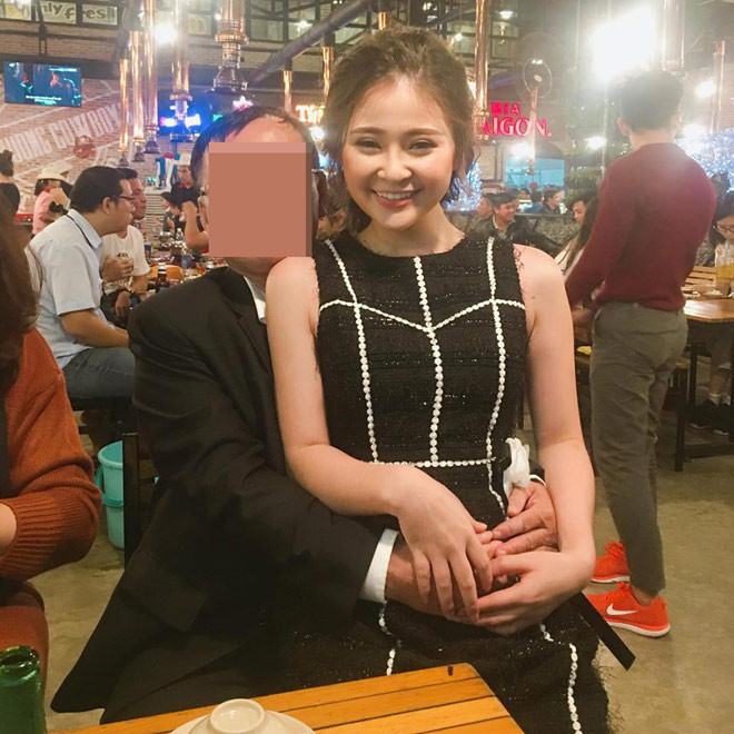 Thế nhưng, điều khiến nữ sinh 9X Đà Nẵng này được quan tâm hơn cả không phải là dung nhan hơn người ấy mà còn vì một vài hình ảnh thân mật chụp cùng người đàn ông lớn tuổi. Cô bị đồn thổi là “cặp kè” đại gia để có tiền đóng học. Từng trải nghiệm sự rắc rối vì nổi tiếng bất thình lình trên mạng xã hội nên Thảo Nguyên đã học được cách im lặng và bỏ qua. Tuy nhiên, những tin đồn mới nhất liên quan đến danh dự người thân nên cô quyết định lên tiếng giải thích.