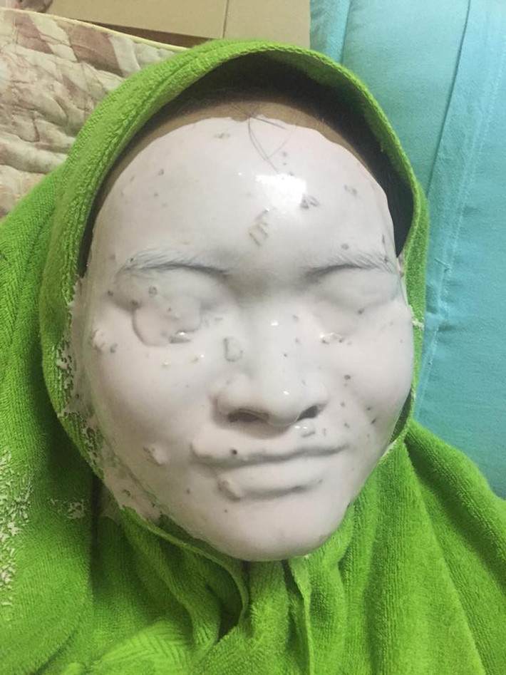 Để bảo vệ hội chị em yêu thích đắp mặt nạ dưỡng da, nickname Tuyết Phạm bình luận: "Yêu con gái người ta thì phải thông cảm luôn cho nhu cầu làm đẹp của người ta, đây là chuyện hoàn toàn dễ hiểu. Các ông đừng có làm quá, chúng tôi đắp mặt nạ để đẹp thì cũng là đẹp mặt các ông chứ có phải cho riêng bản thân bọn tôi đâu".