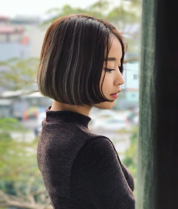 Mi Vân (sinh năm 1988, tại Hà Nội) và sau nhiều năm vào Nam lập nghiệp, ít xuất hiện, nhiều người bất ngờ, ngớ người khi biết rằng, hot girl Việt đời đầu này đã chạm tuổi 30 nhưng vẫn giữ được nét thanh xuân khiến nhiều bạn trẻ phải ngưỡng mộ.