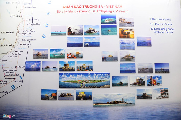 Các tác giả đã làm nên một tấm bản đồ quần đảo Trường Sa bằng ảnh với đầy đủ 9 đảo nổi, 12 đảo chìm và 33 điểm tòng quân.