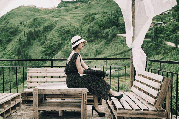 Giá cả homestay ở Sapa vô cùng đa dạng và đều vào dạng ngon - bổ - rẻ. Nếu thuê cả nhà ở được từ 10-15 người là từ 2 triệu đồng trở lên. Thuê theo phòng từ 250.000 đồng/2 người/đêm.