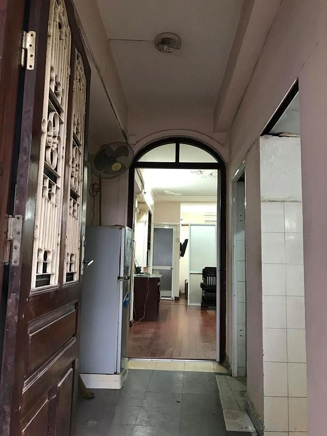 Những hình ảnh bên trong căn hộ chung cư khá giản dị.
