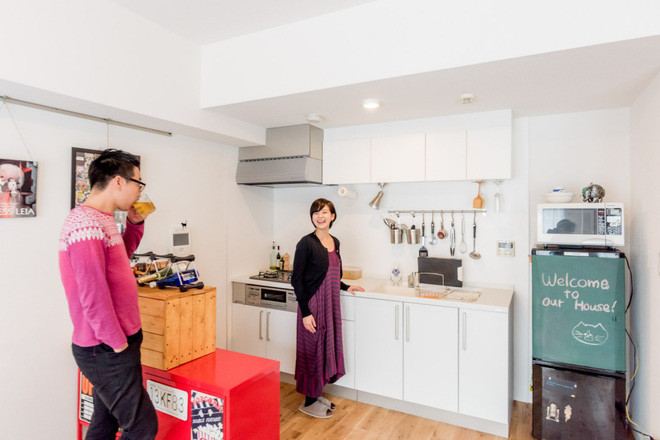 Mỗi khu vực chắc năng đều được trang trí rất xinh xắn. Các khu vực này đều thông với nhau nên dù đứng ở đâu, hai vợ chồng đều có thể nhìn thấy và trò chuyện cùng nhau.
