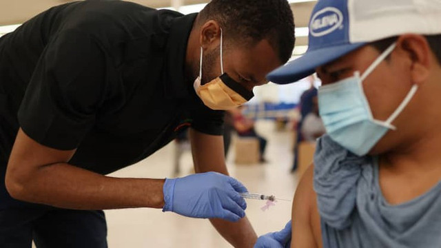 Tiêm kết hợp 2 loại vaccine và tiêm tăng cường liều ba sẽ ngừa nhiễm tốt hơn? - Hình 2 Tiem ket hop 2 loai vaccine va tiem tang cuong lieu ba se ngua nhiem tot hon?-Hinh-2