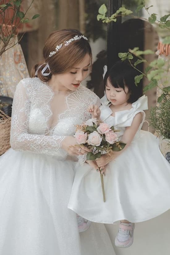 Vợ cũ Hoài Lâm gây hoảng như bầu lần 3... sự thật bất ngờ - Hình 3 Vo cu Hoai Lam gay hoang nhu bau lan 3... su that bat ngo-Hinh-3
