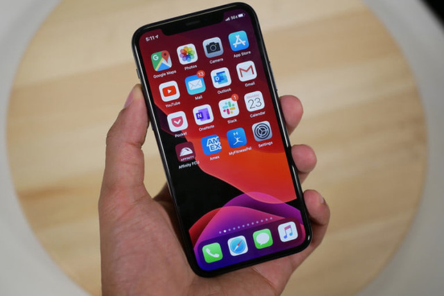 "So kè" 2 smartphone được đánh giá tổng thể tốt nhất hiện nay