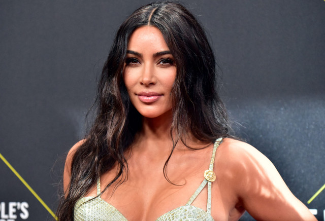 Kim Kardashian hối hận vì dưỡng da mặt bằng máu Kim Kardashian hoi han vi duong da mat bang mau