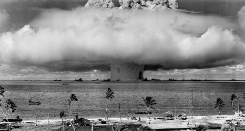 Rùng rợn hòn đảo có mức phóng xạ lớn hơn nhiều lần Chernobyl - Hình 3 Rung ron hon dao co muc phong xa lon hon nhieu lan Chernobyl-Hinh-3
