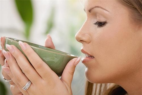 Sai lầm phổ biến khi uống trà xanh, gây hại khôn lường ảnh 2 Sai lầm phổ biến khi uống trà xanh, gây hại khôn lường ảnh 2