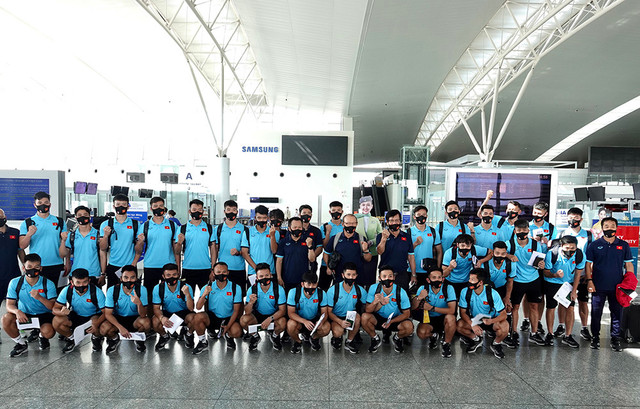 Tuyển Việt Nam lên đường sang UAE, quyết làm nên chuyện - Hình 3 Tuyen Viet Nam len duong sang UAE, quyet lam nen chuyen-Hinh-3
