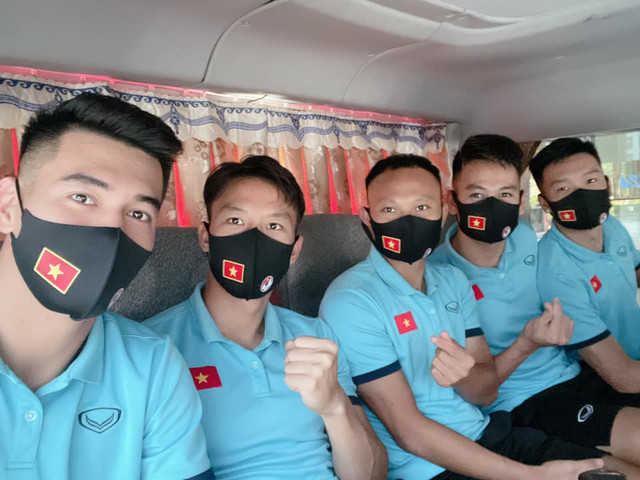 Tuyển Việt Nam lên đường sang UAE, quyết làm nên chuyện - Hình 2 Tuyen Viet Nam len duong sang UAE, quyet lam nen chuyen-Hinh-2